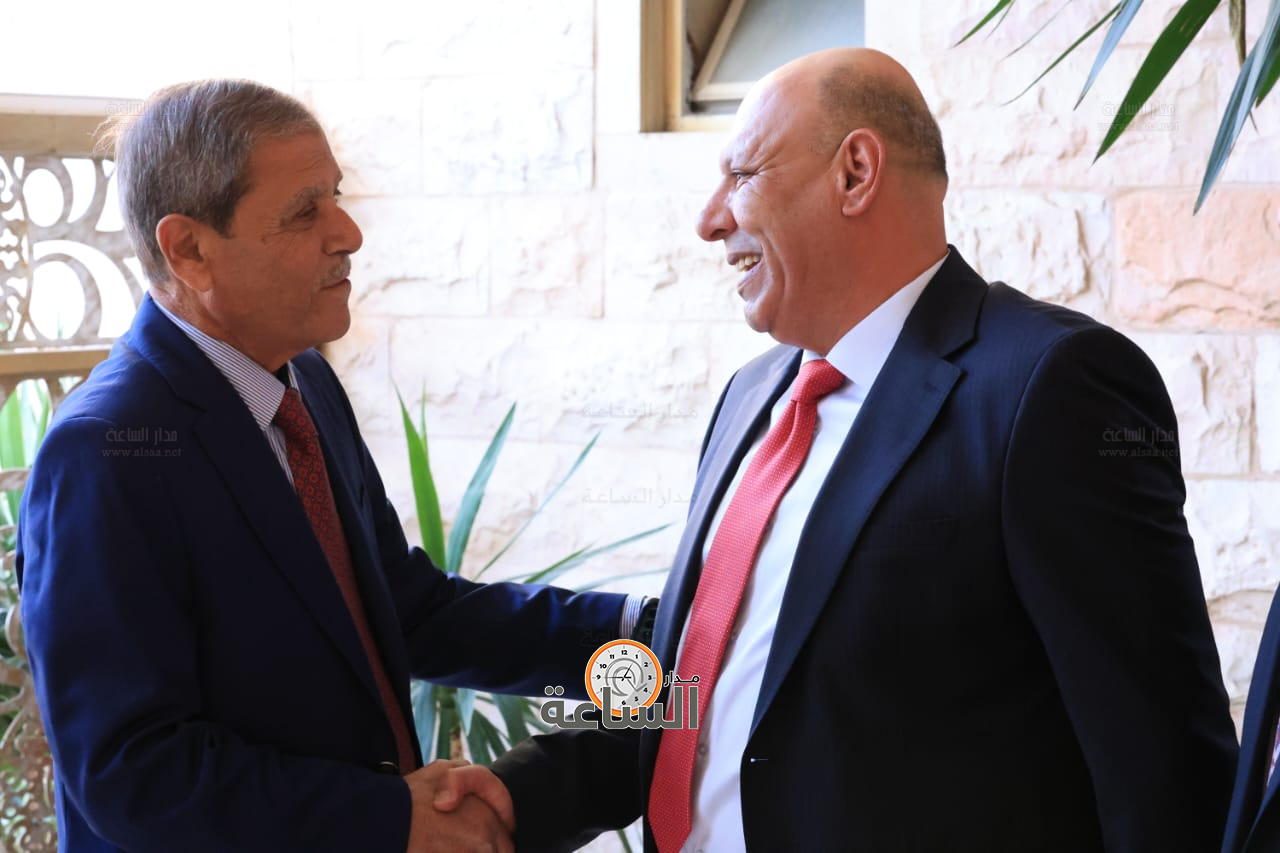 Madar Al-Saa Images 0.47723449162988696