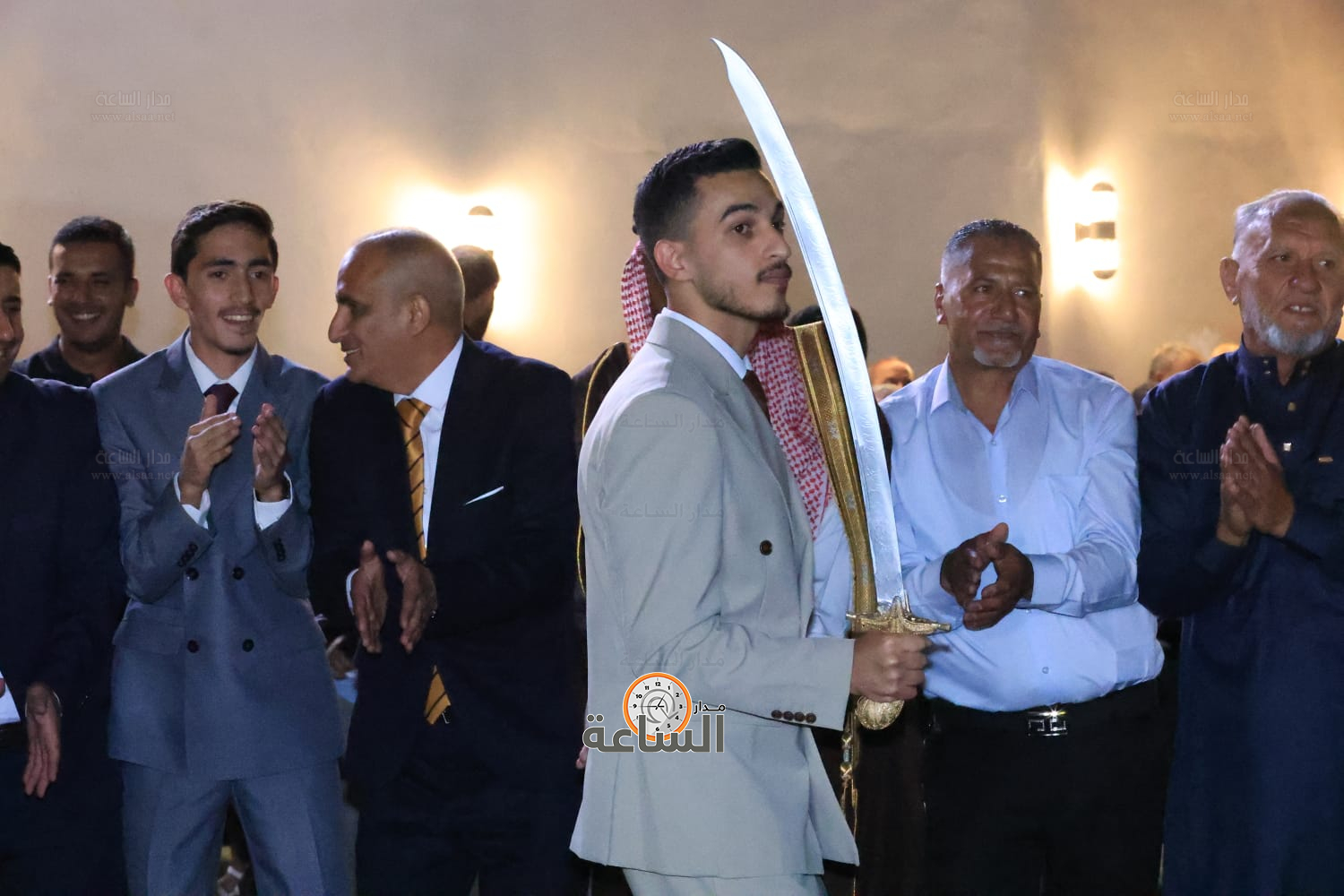 Madar Al-Saa Images 0.11441717652631167