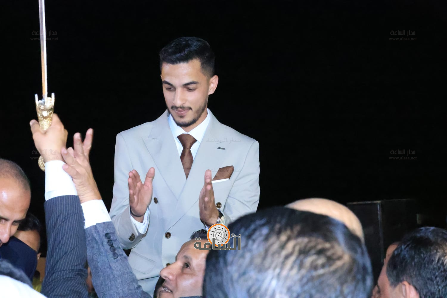 Madar Al-Saa Images 0.036592994686662106