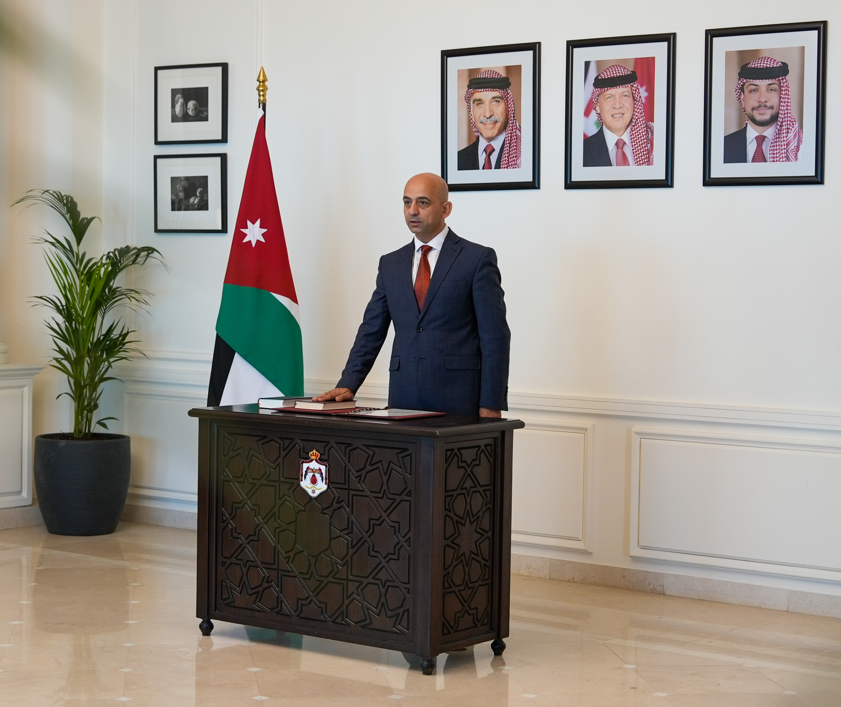 Madar Al-Saa Images 0.7647588797351623