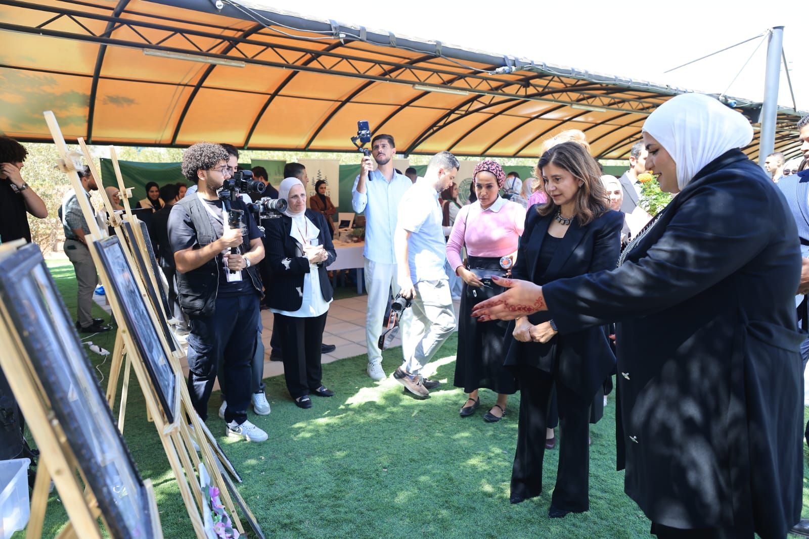 Madar Al-Saa Images 0.8995881308618258