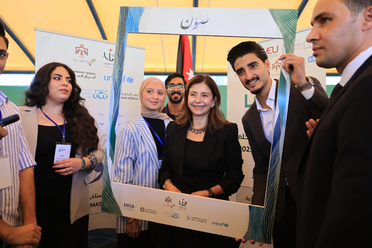 Madar Al-Saa Images 0.7739308489009534