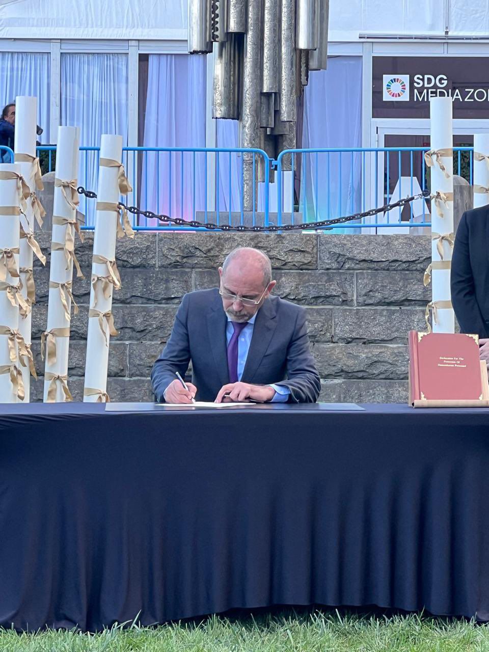 Madar Al-Saa Images 0.9254211179607369