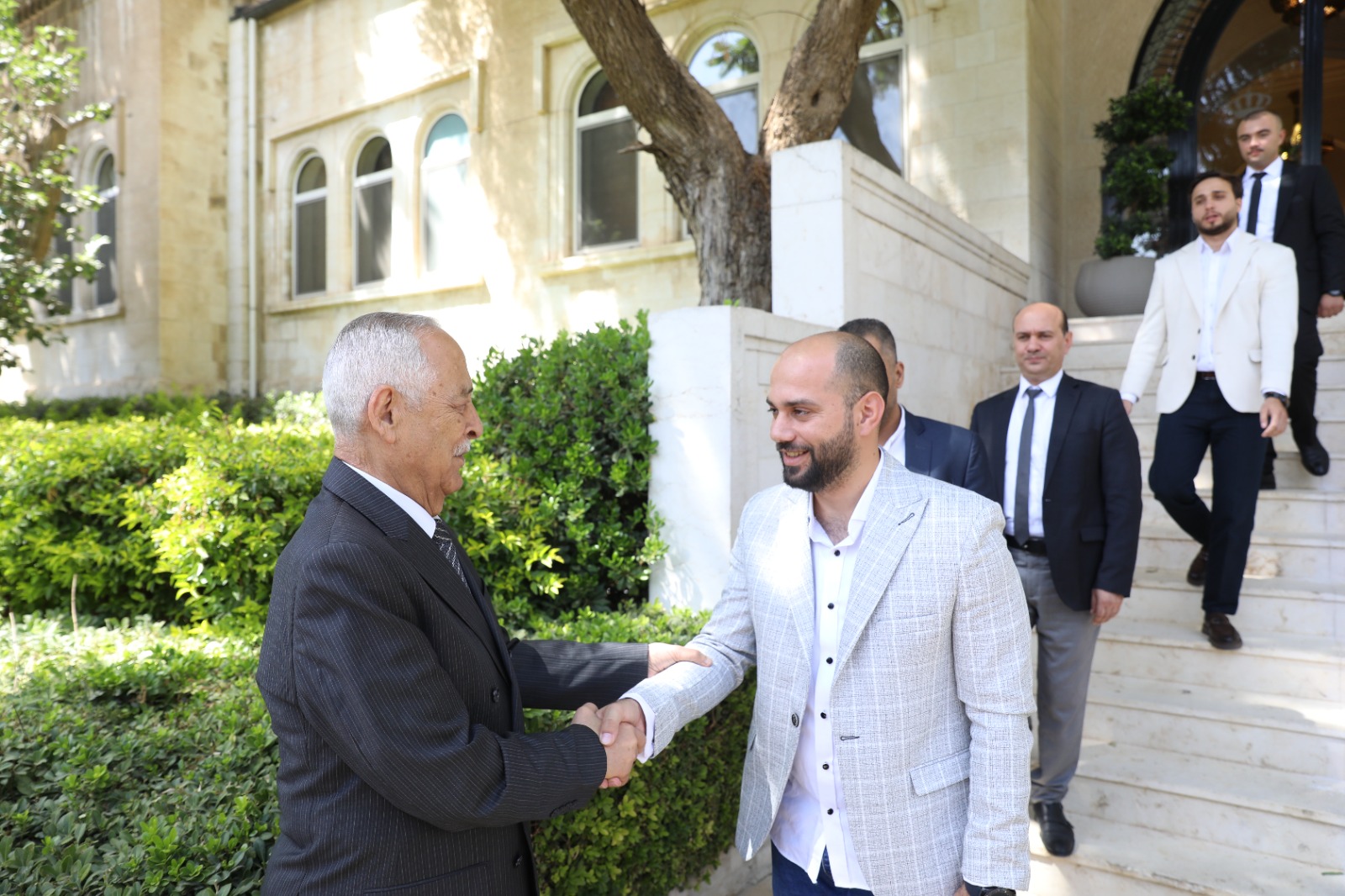 Madar Al-Saa Images 0.6865473966479135