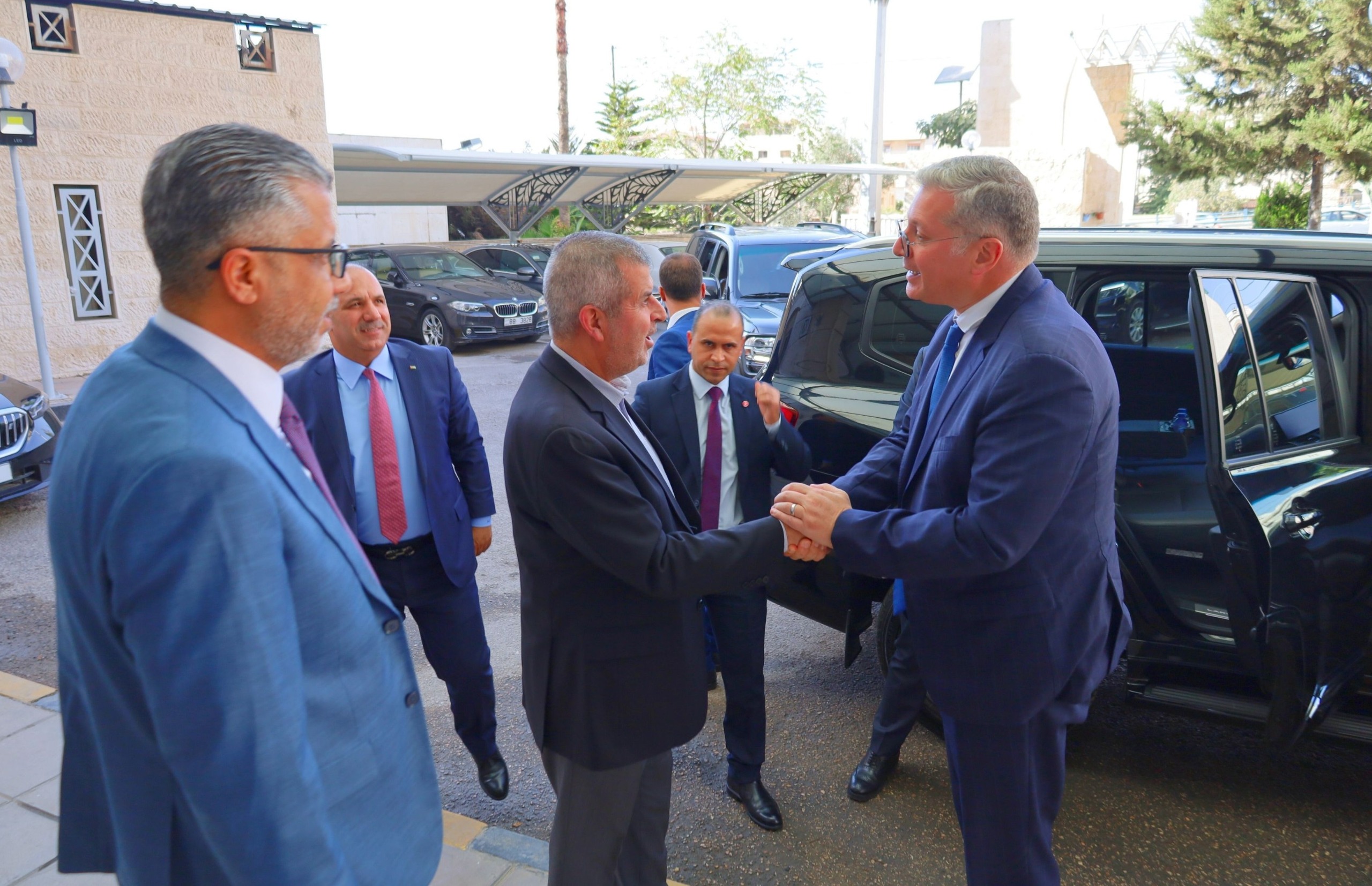 Madar Al-Saa Images 0.4062423582956104