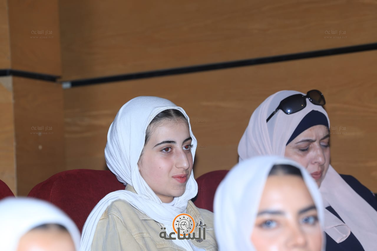 Madar Al-Saa Images 0.3521982350353482