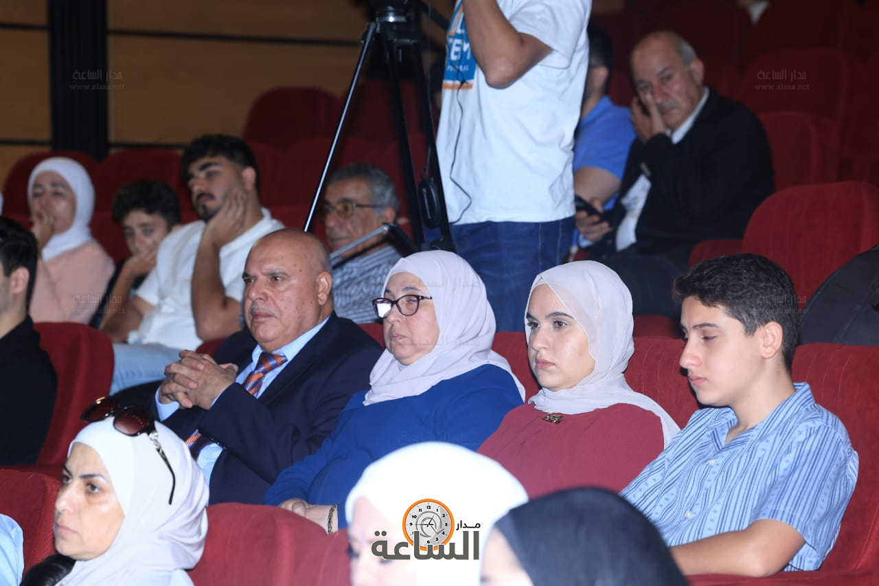 Madar Al-Saa Images 0.10830402488161828