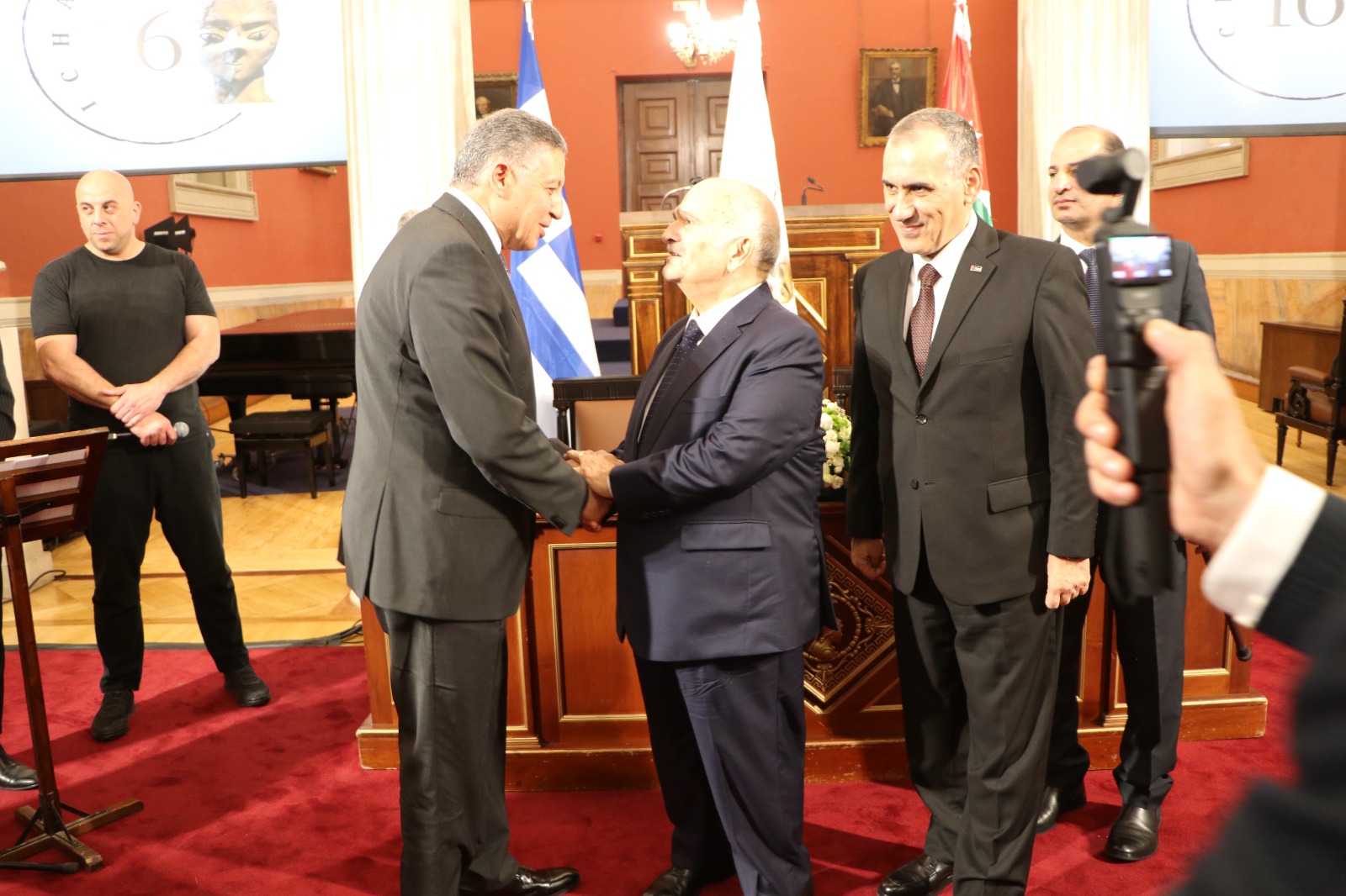 Madar Al-Saa Images 0.04862722311605061