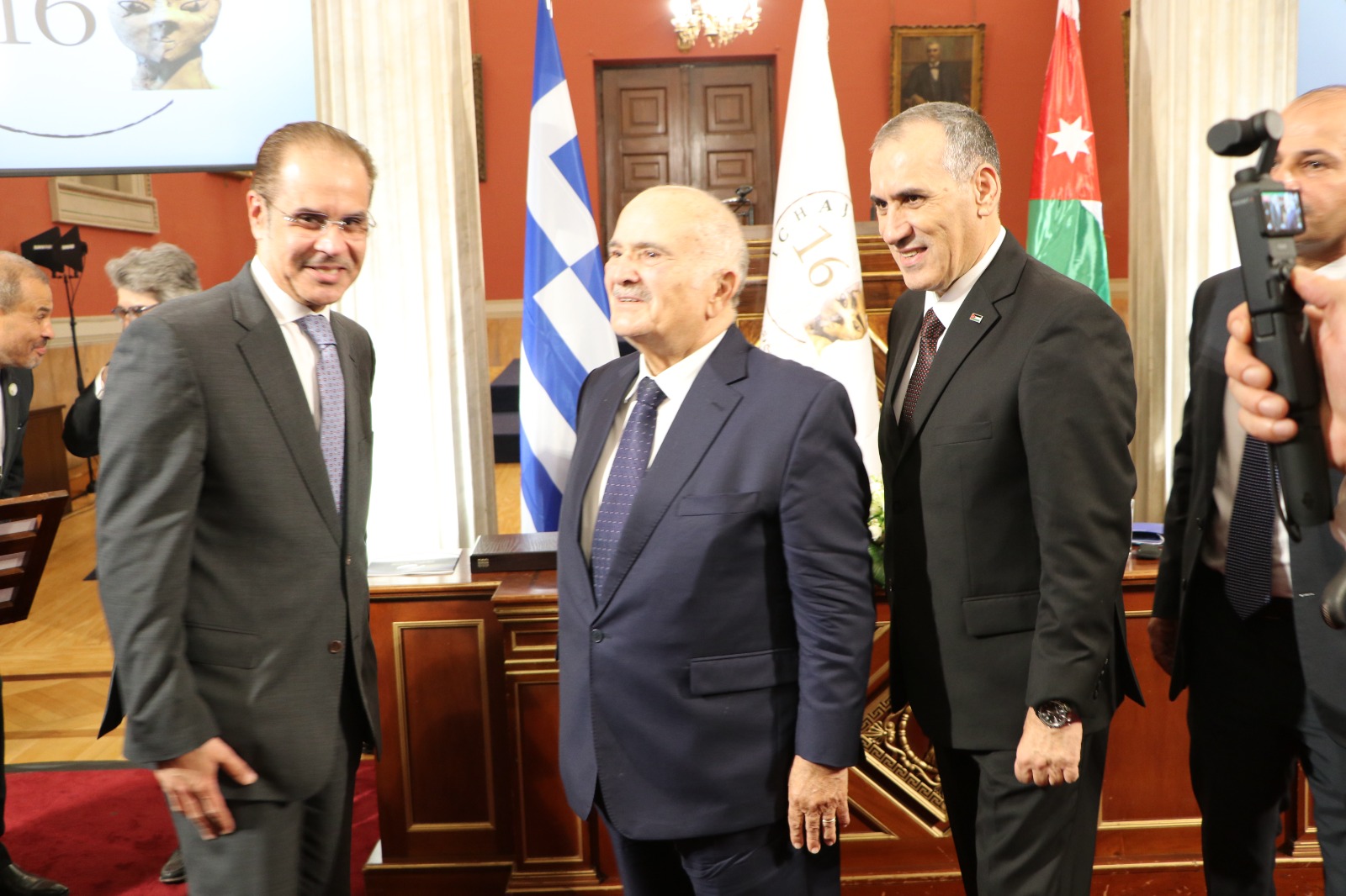 Madar Al-Saa Images 0.2088678705442657