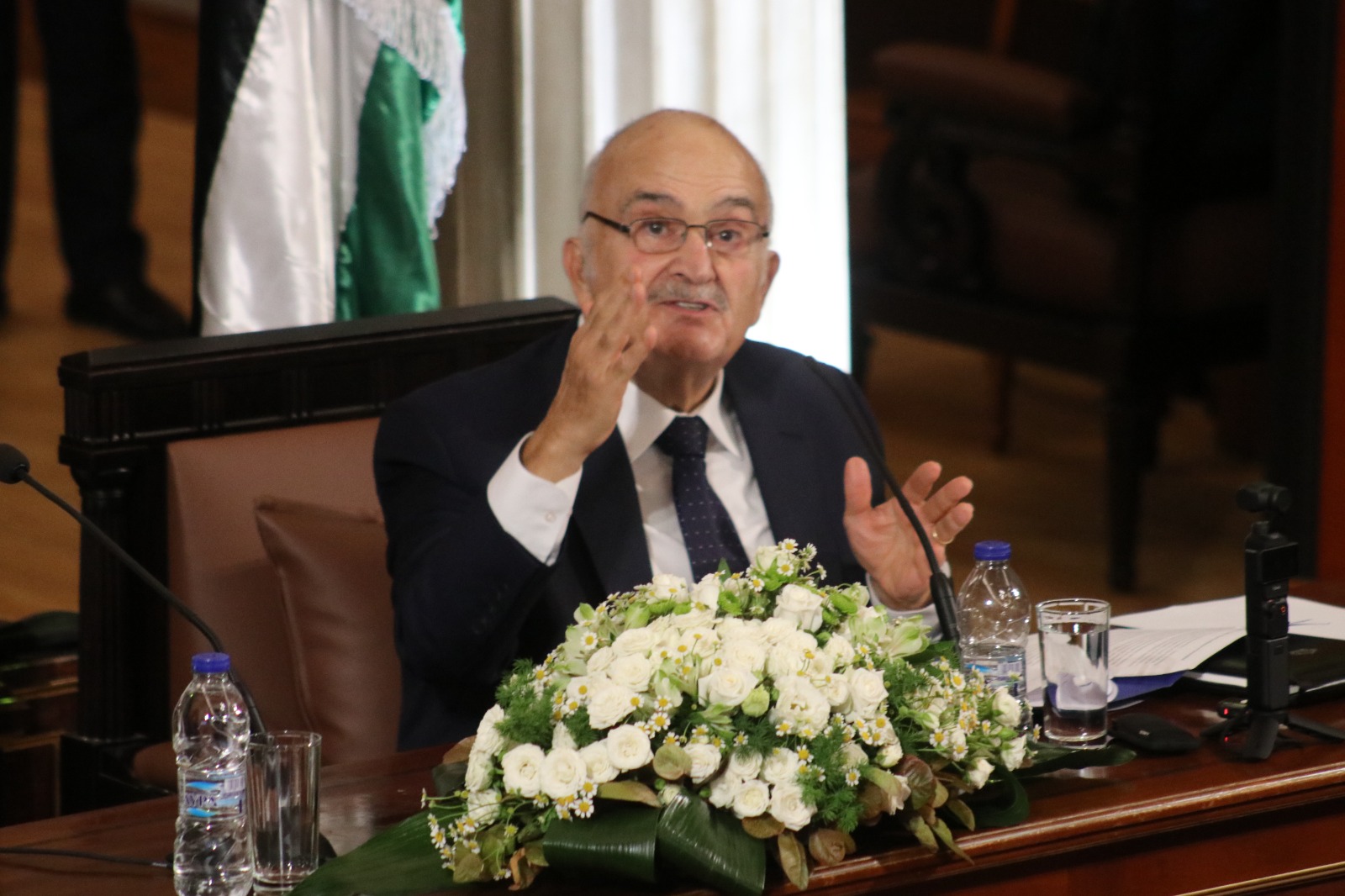 Madar Al-Saa Images 0.5353696530363344