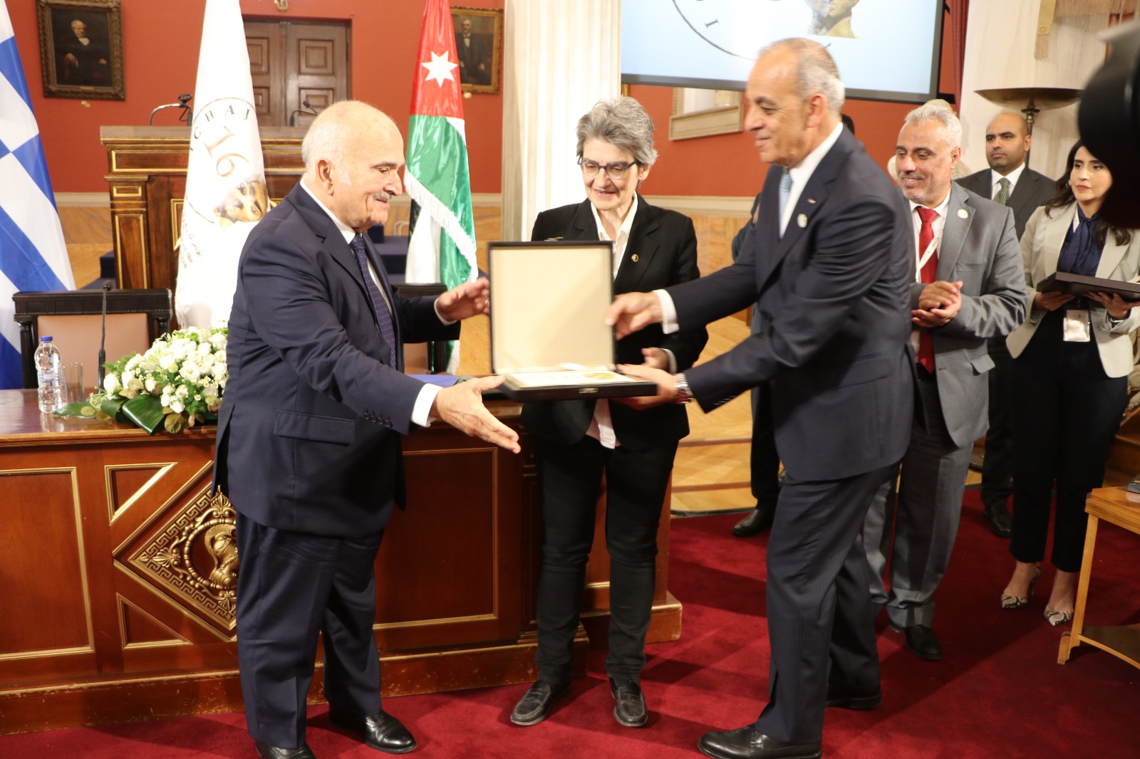 Madar Al-Saa Images 0.6814274111990738