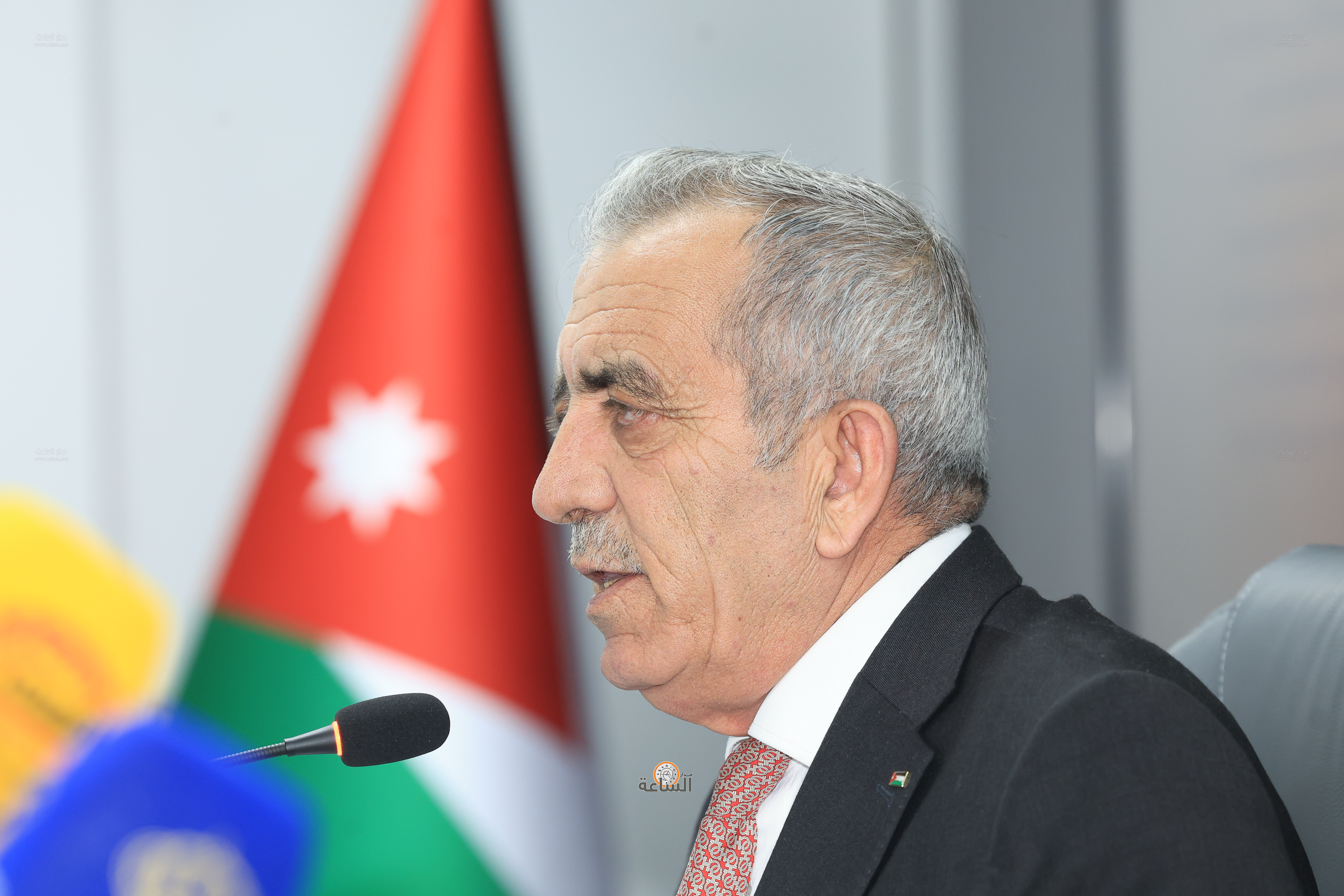 Madar Al-Saa Images 0.5987512302472248