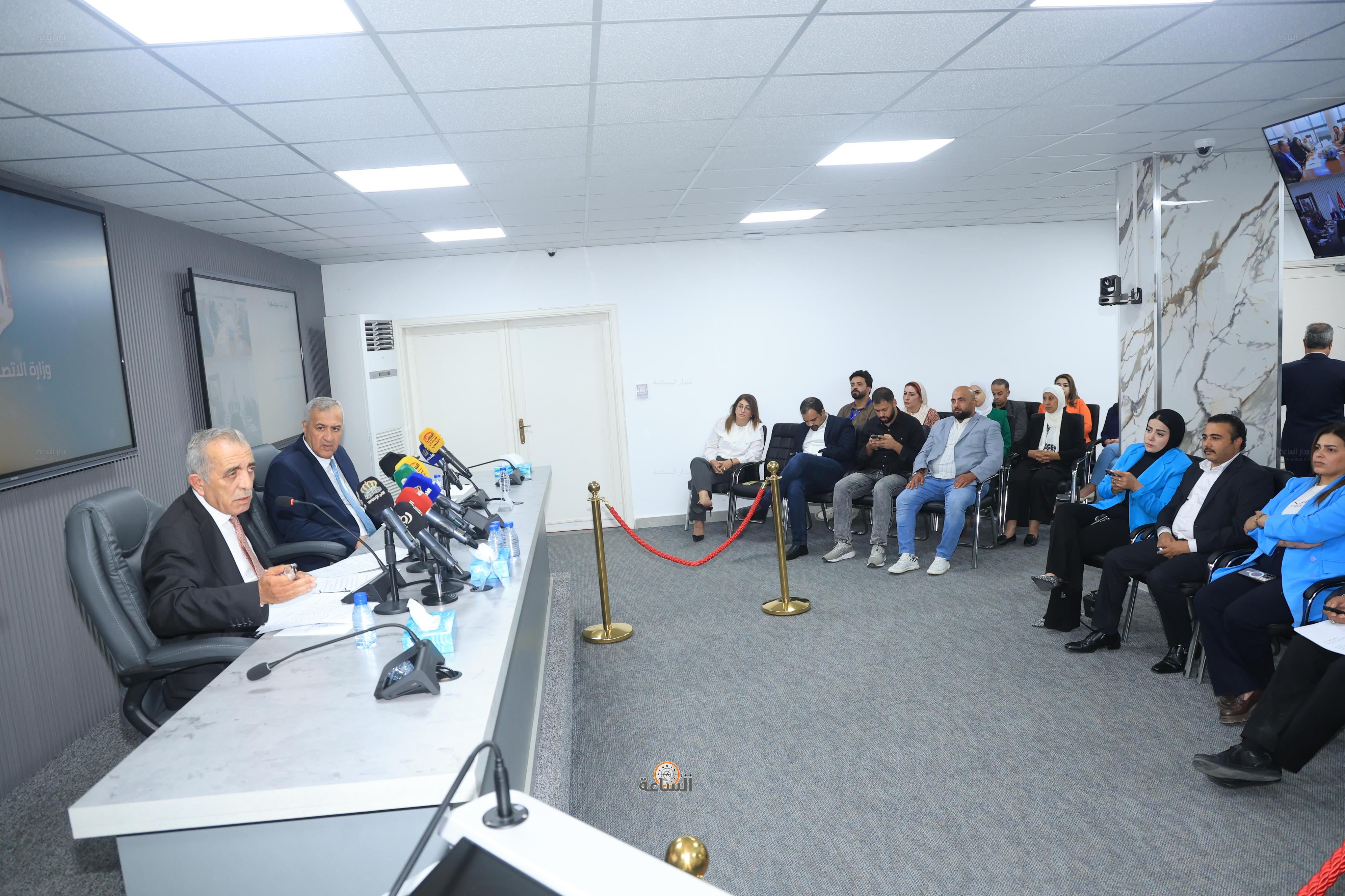 Madar Al-Saa Images 0.6884998341069064