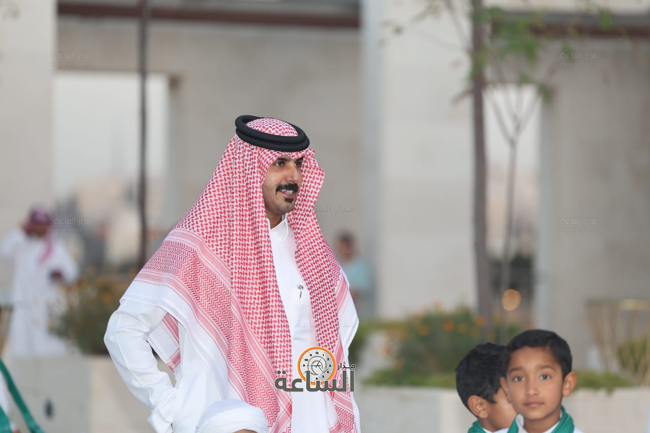 Madar Al-Saa Images 0.182452610813566