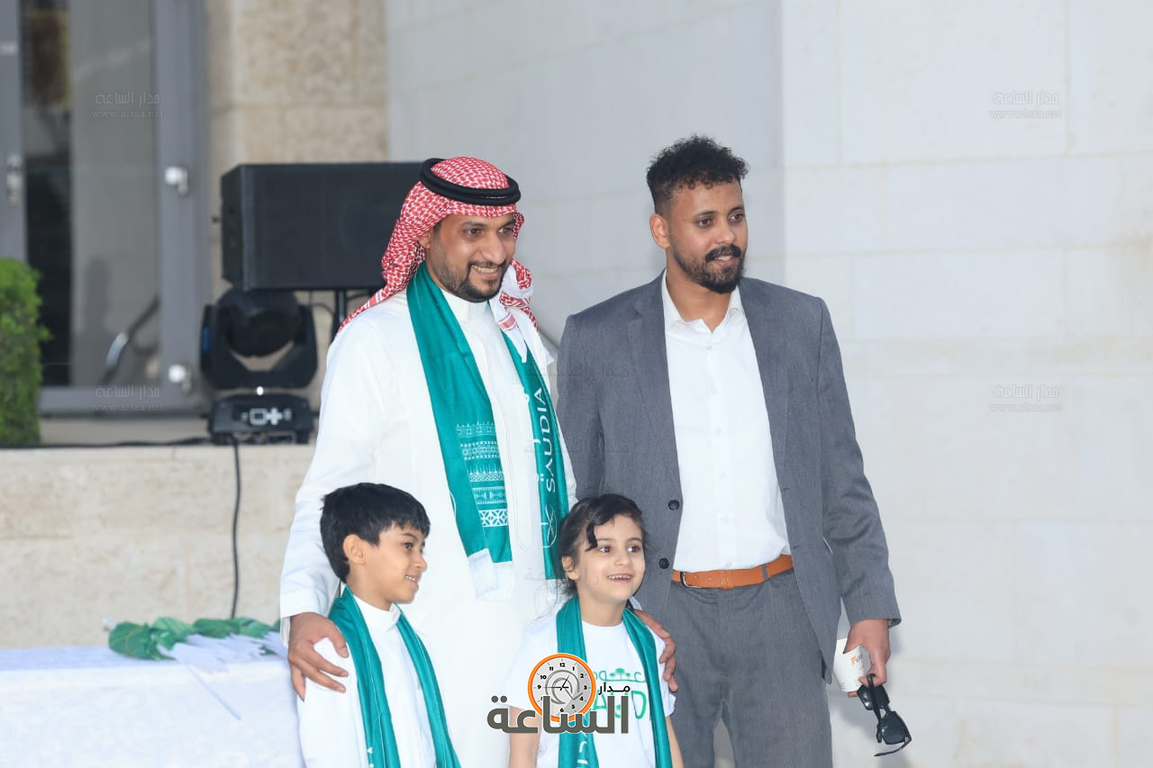 Madar Al-Saa Images 0.7692656278361809