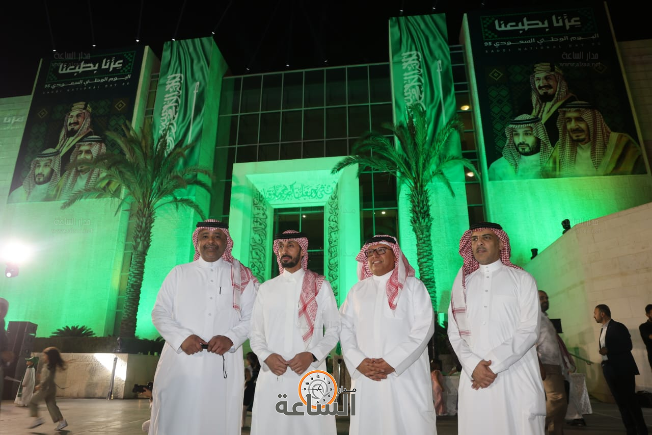 Madar Al-Saa Images 0.9135829751445009