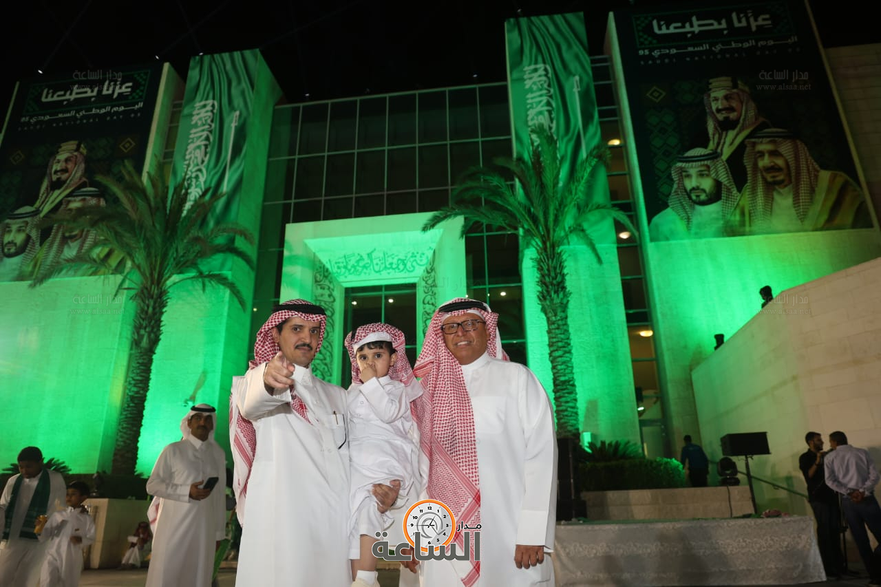 Madar Al-Saa Images 0.3008114148185035