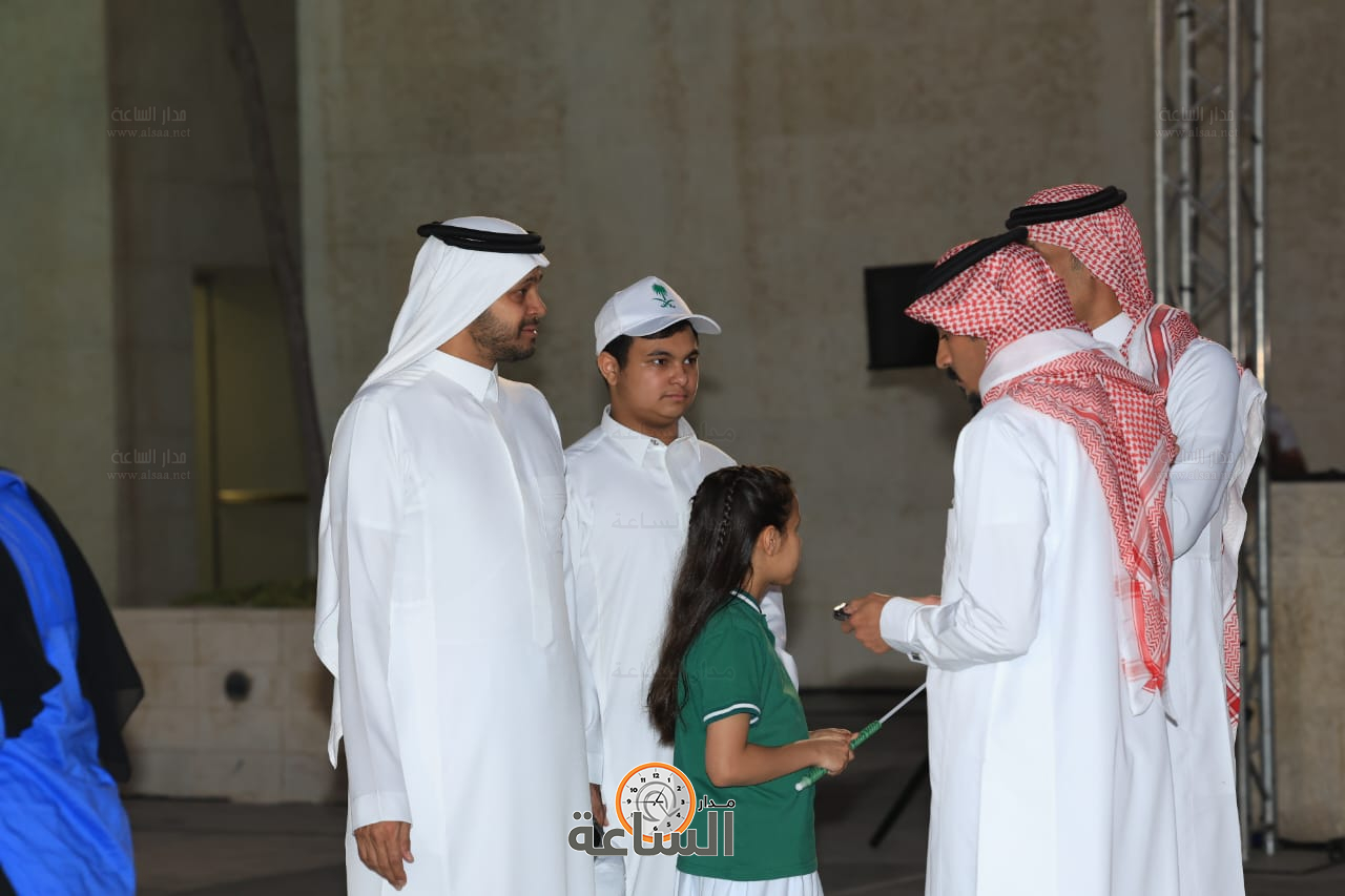 Madar Al-Saa Images 0.6963180052905071