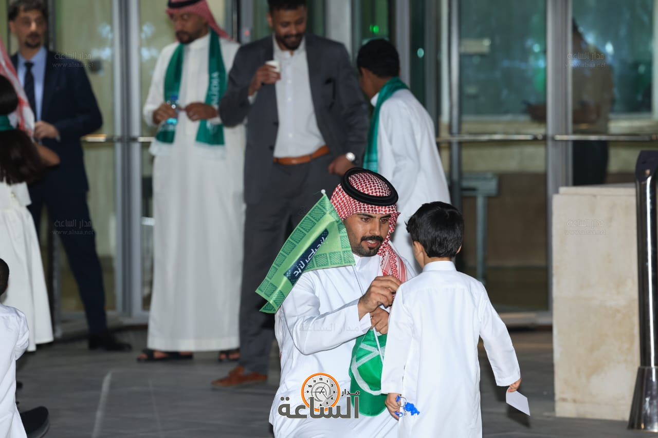 Madar Al-Saa Images 0.03866426623928099