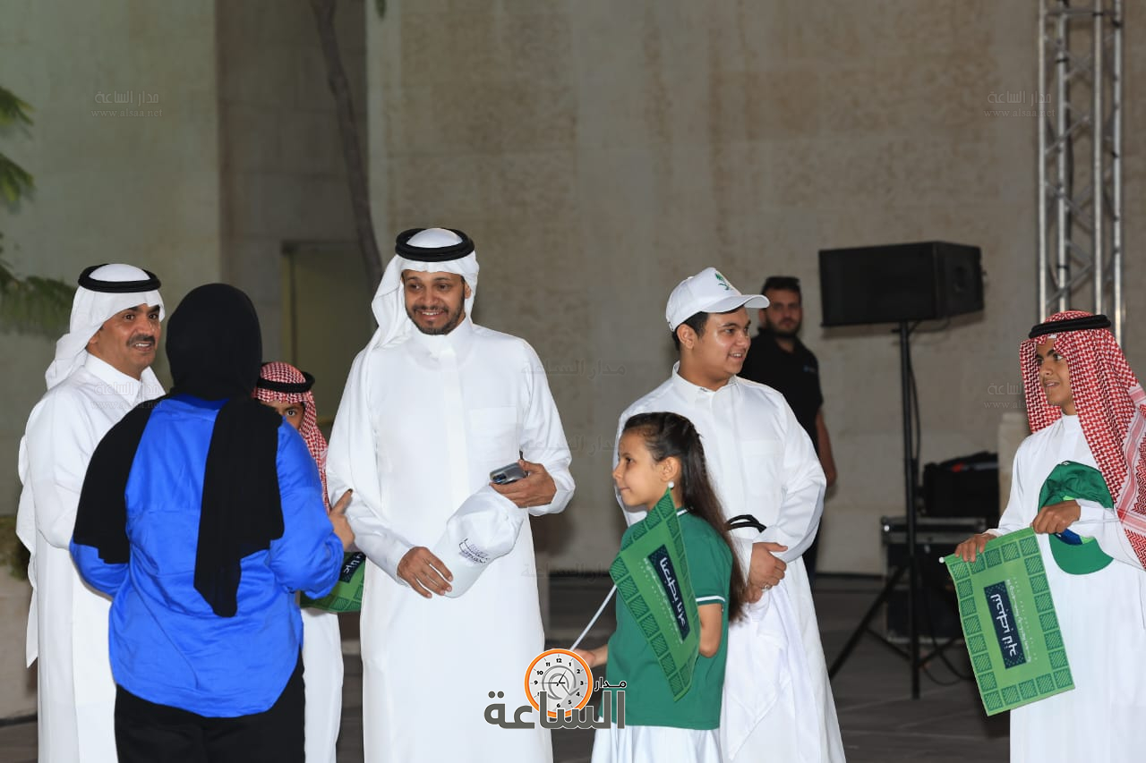 Madar Al-Saa Images 0.556882346671318