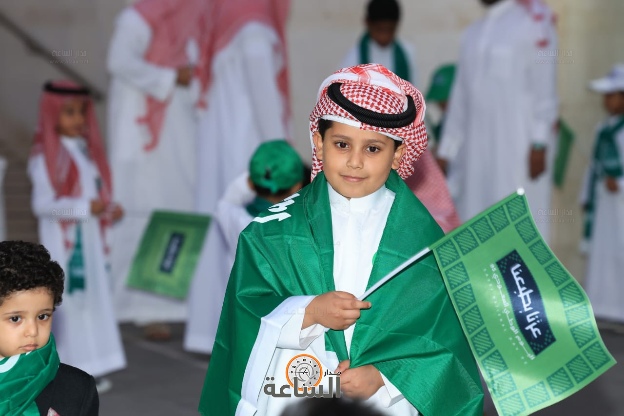 Madar Al-Saa Images 0.7153493201959414