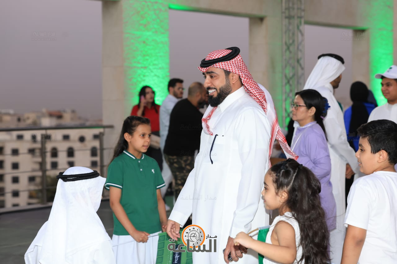 Madar Al-Saa Images 0.7081429992169556