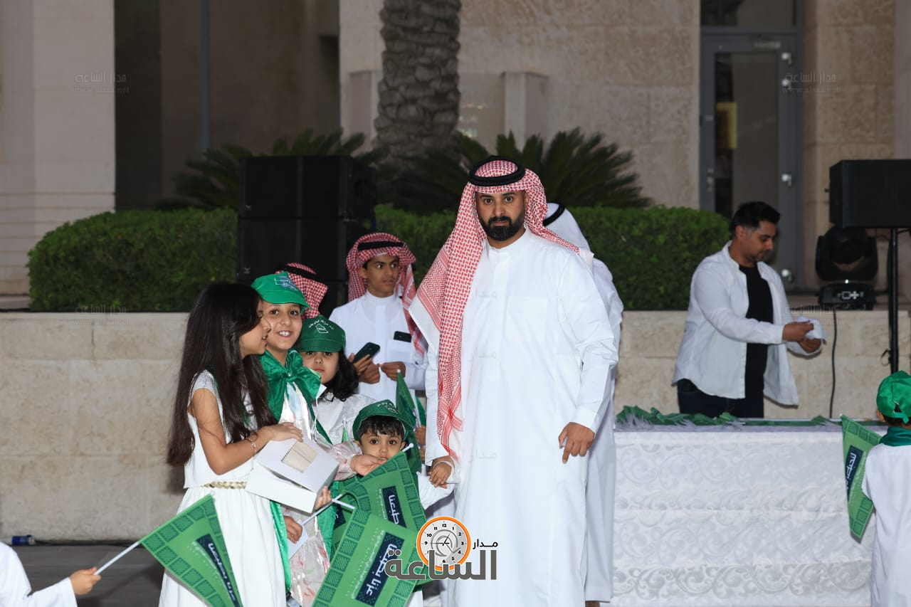 Madar Al-Saa Images 0.8602219240643948