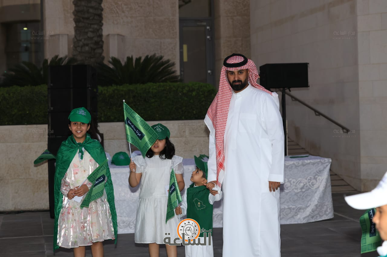 Madar Al-Saa Images 0.8709993290377898