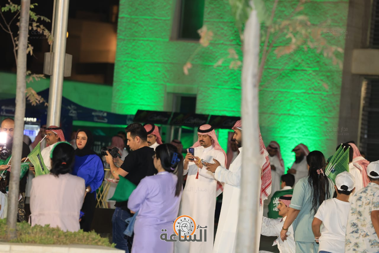 Madar Al-Saa Images 0.3150975940993367