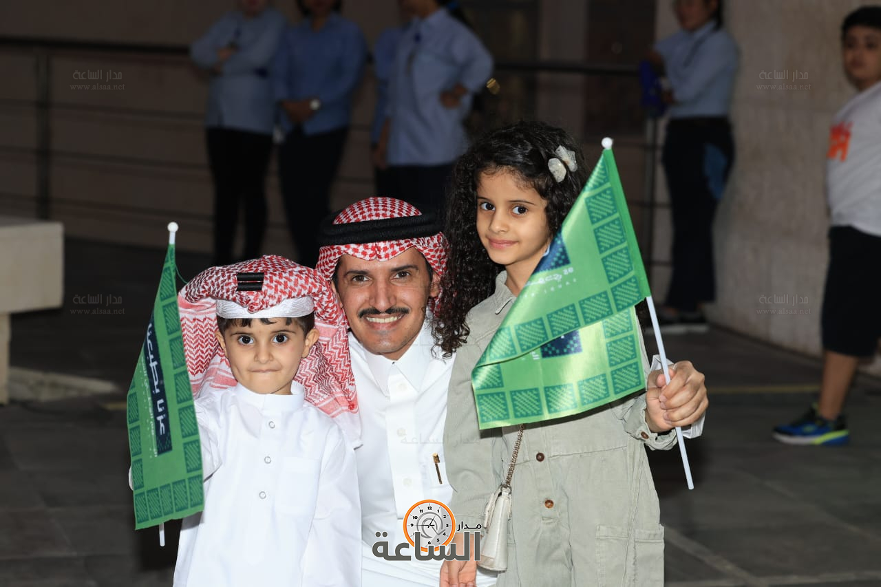 Madar Al-Saa Images 0.40238450664668246