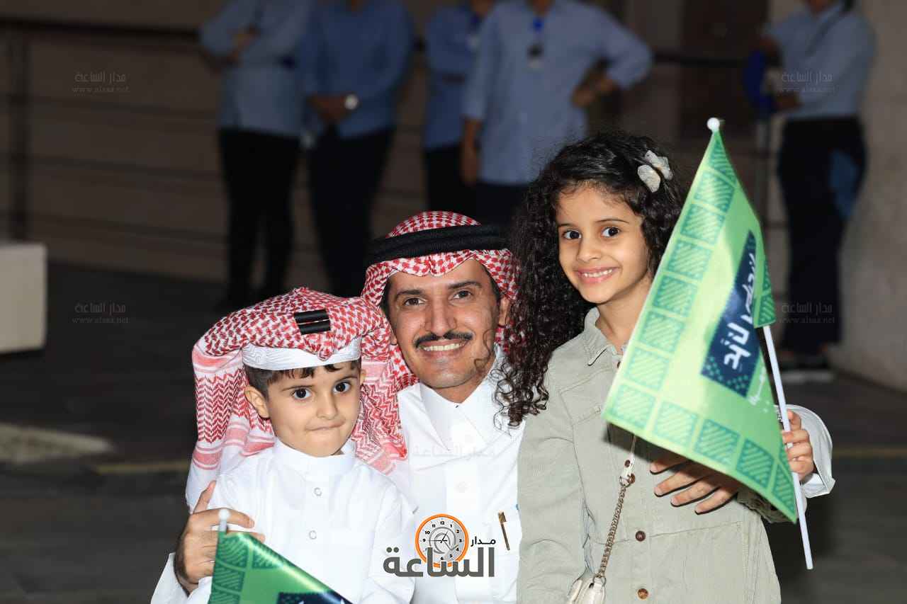 Madar Al-Saa Images 0.9425414614300536