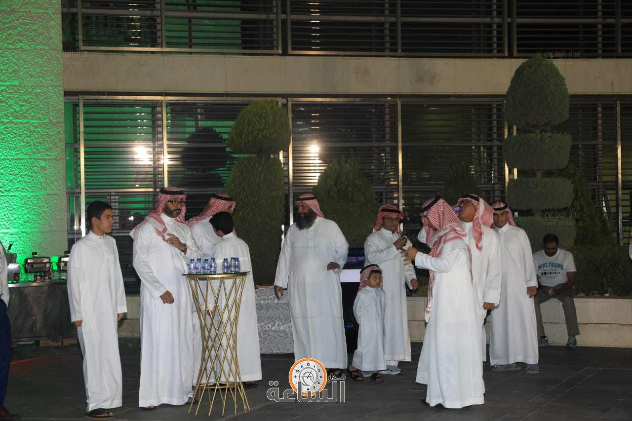 Madar Al-Saa Images 0.760068840428701