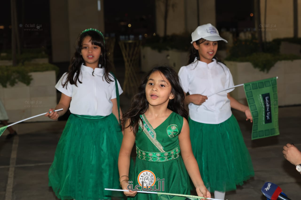 Madar Al-Saa Images 0.395321015992945