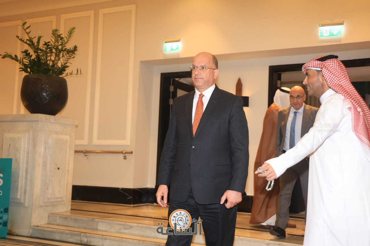 Madar Al-Saa Images 0.11348789372133583