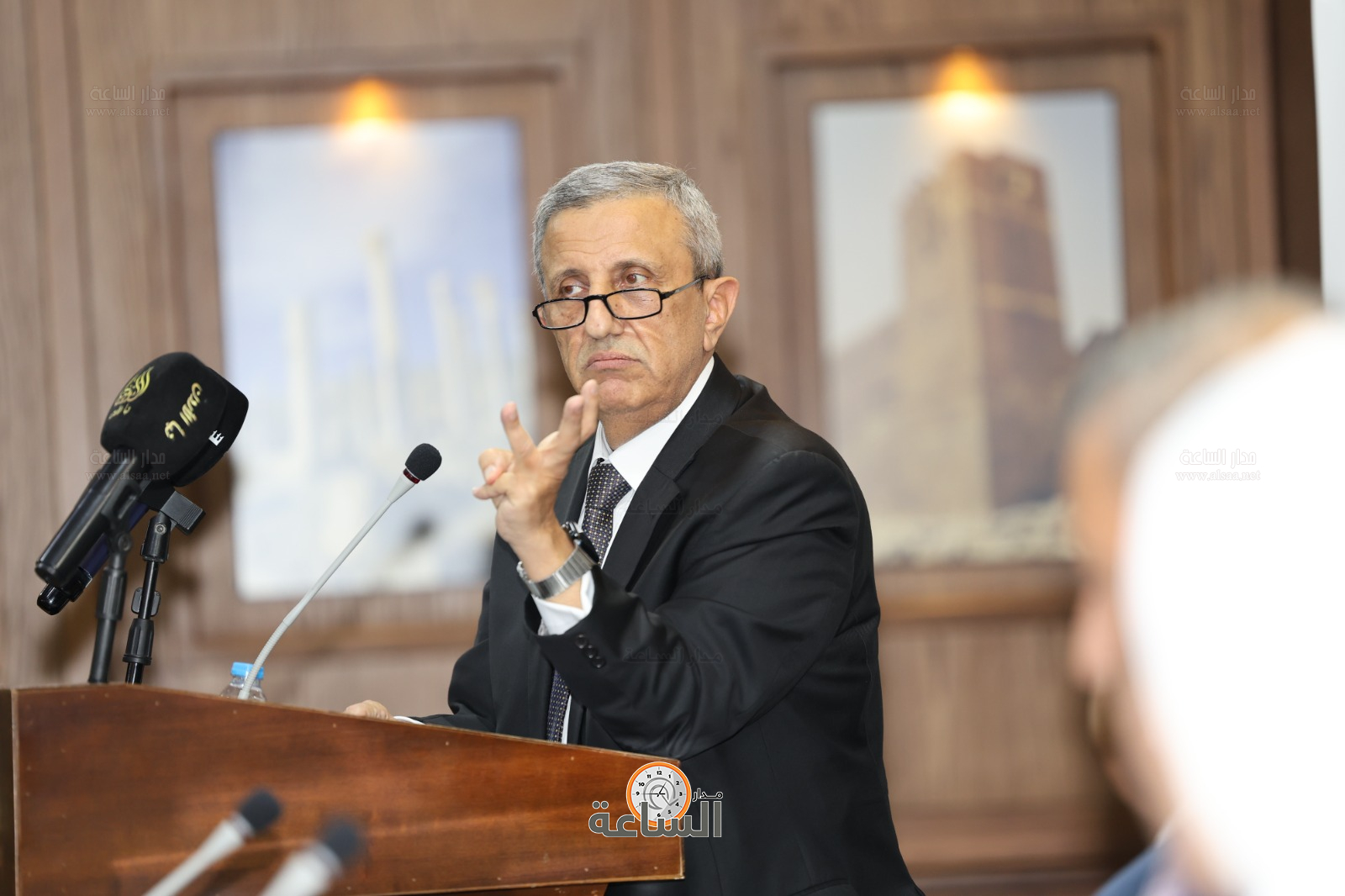 Madar Al-Saa Images 0.537587684546947