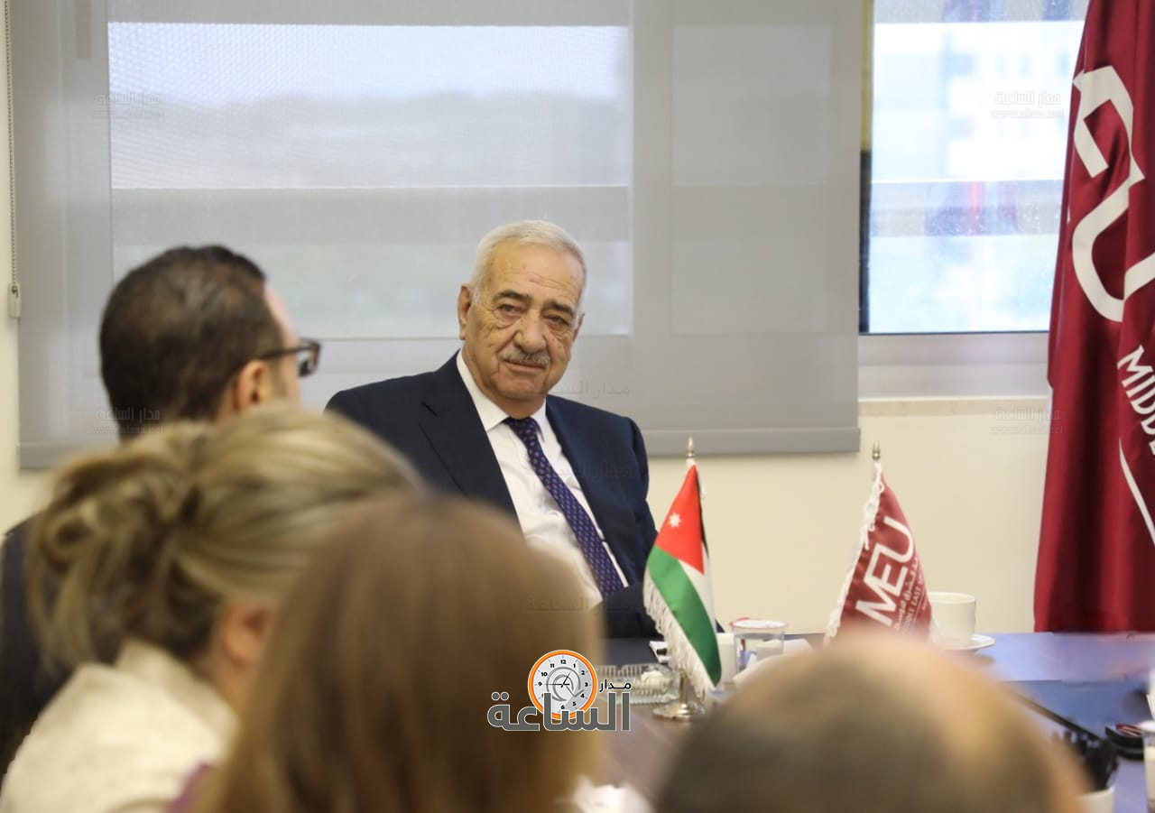 Madar Al-Saa Images 0.7416996960575609