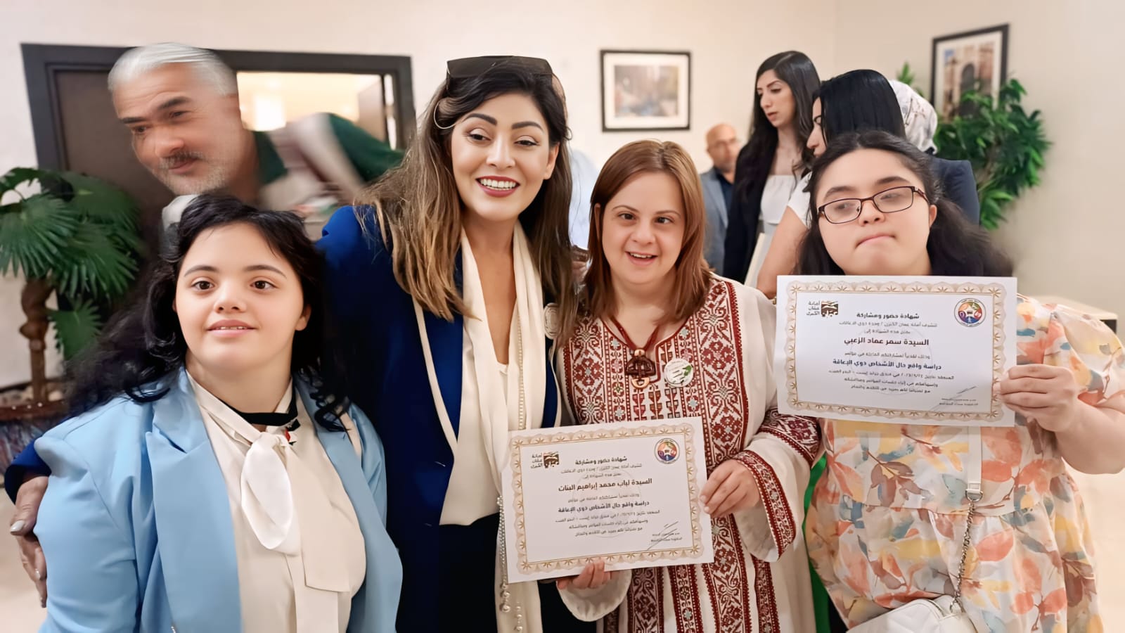 Madar Al-Saa Images 0.8216334681224639