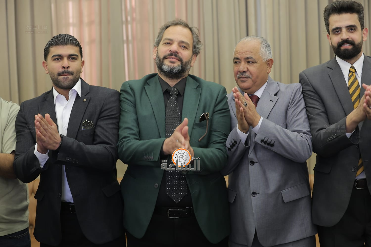 Madar Al-Saa Images 0.9468450556264707