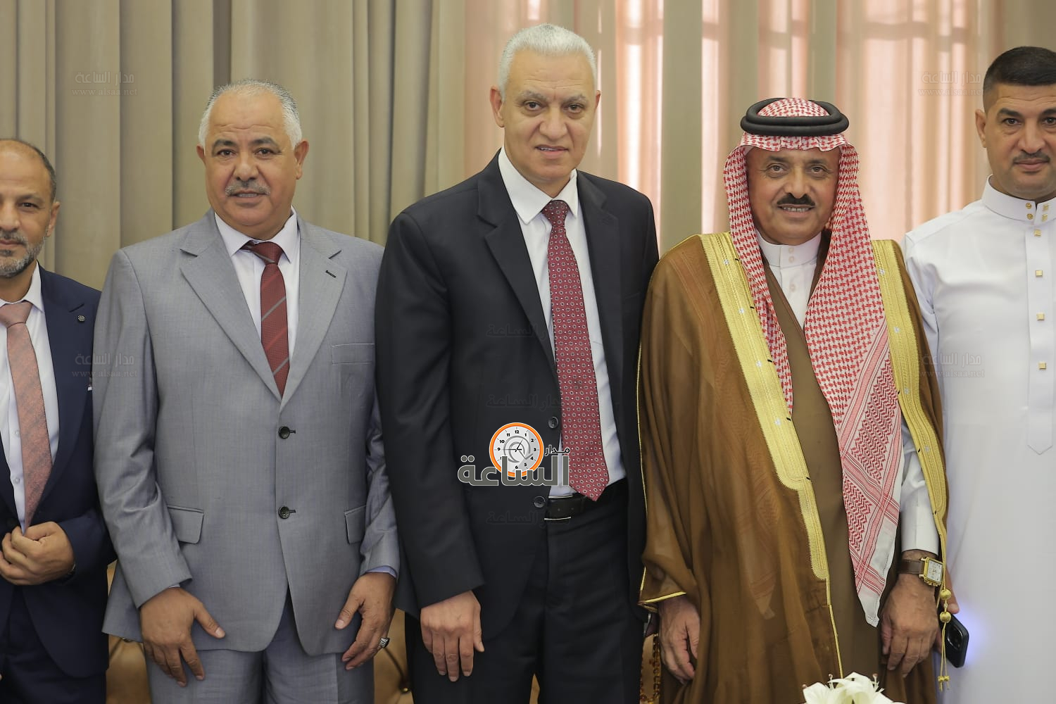 Madar Al-Saa Images 0.0372230105165996