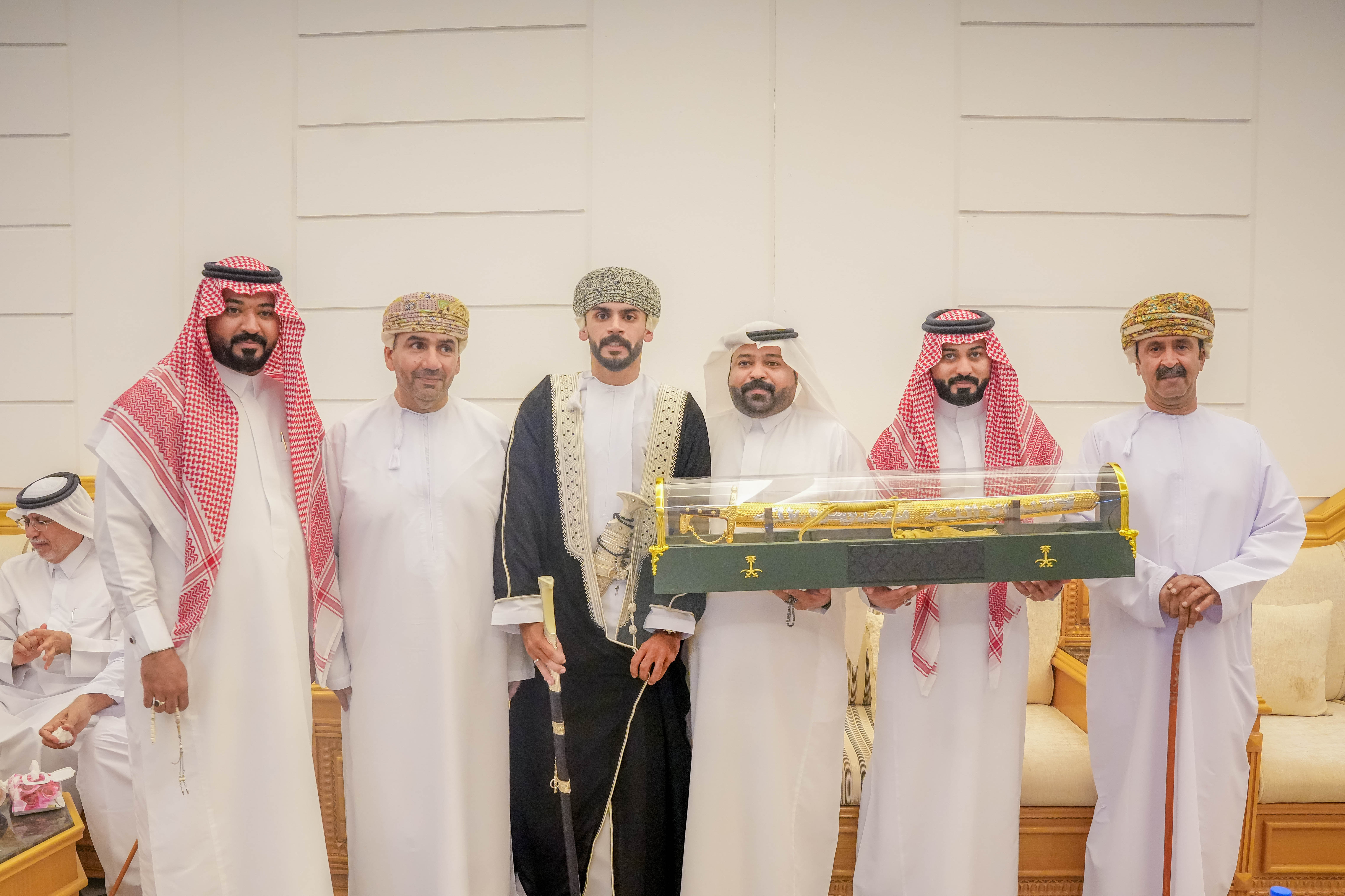 Madar Al-Saa Images 0.9315705652136963