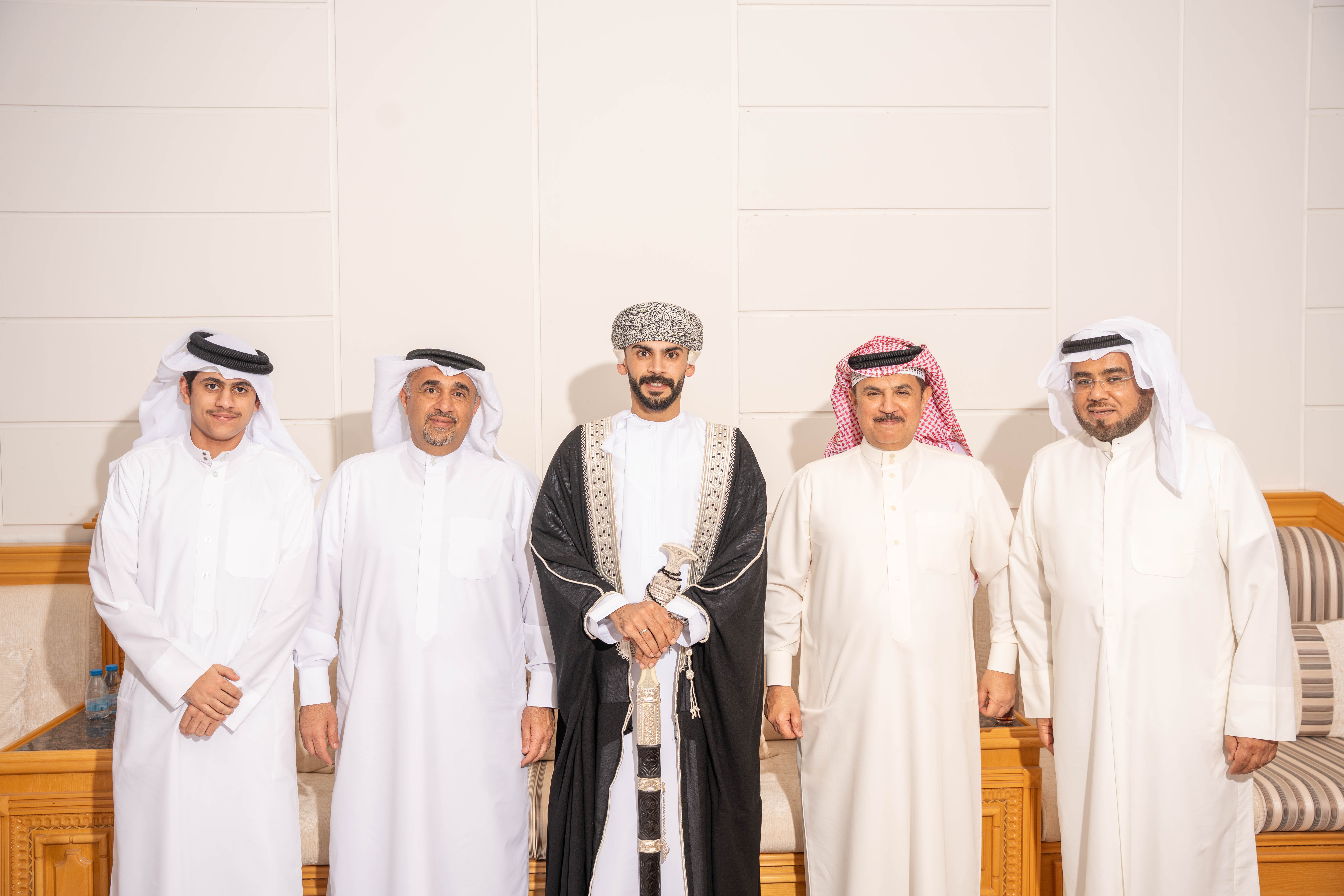 Madar Al-Saa Images 0.05122758623940926