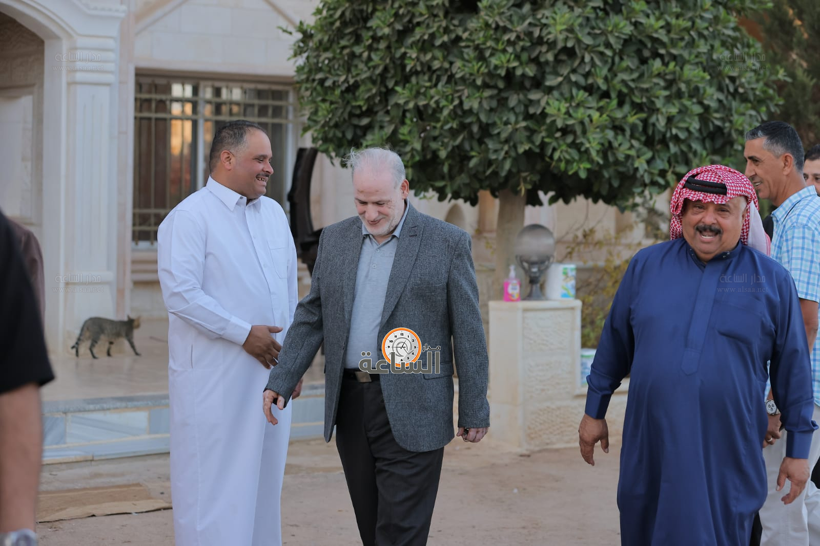 Madar Al-Saa Images 0.4353077336295389