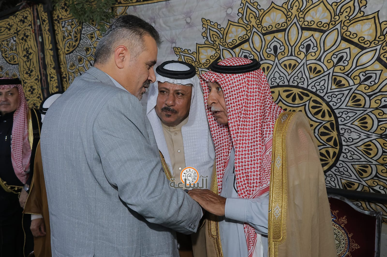 Madar Al-Saa Images 0.13054438464112372