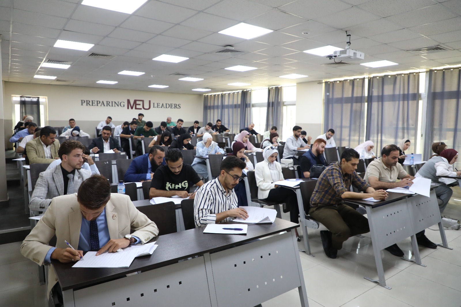 Madar Al-Saa Images 0.6705912595020999