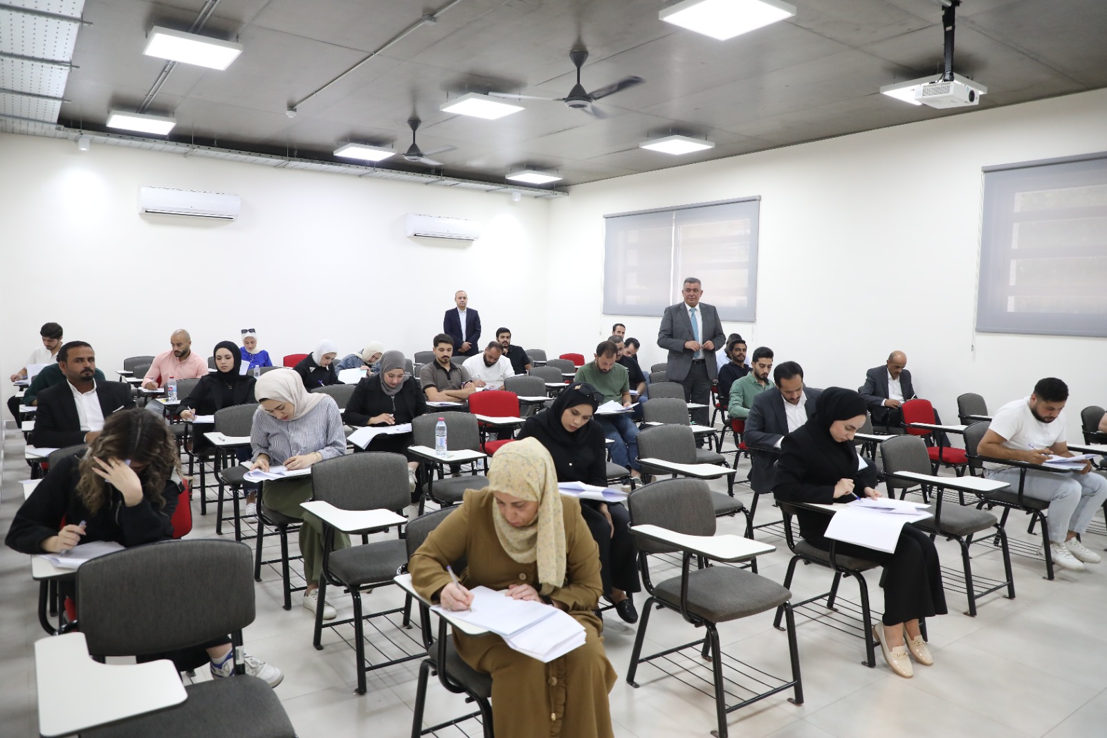 Madar Al-Saa Images 0.27398031475114093