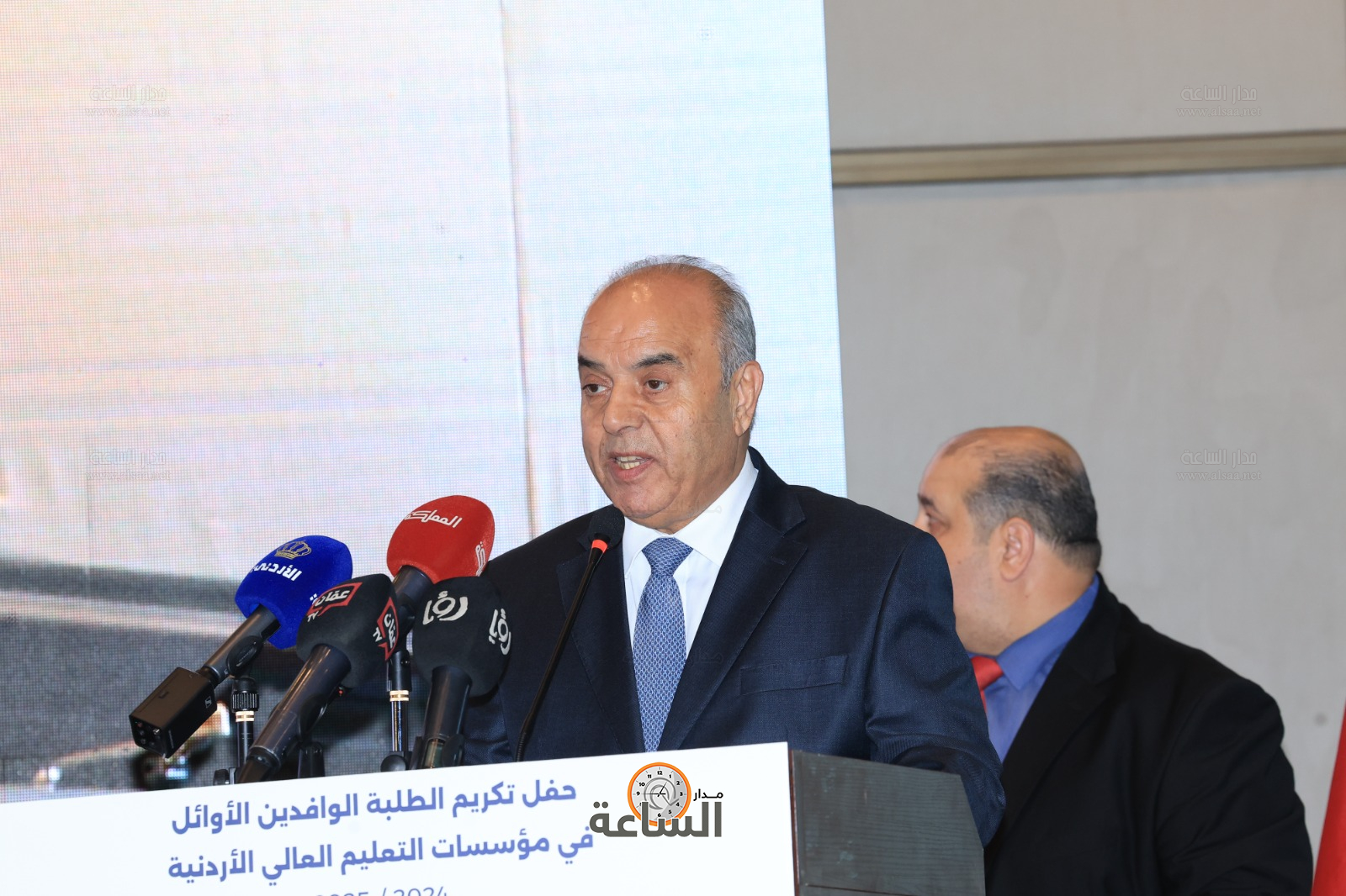 Madar Al-Saa Images 0.7831112362340362