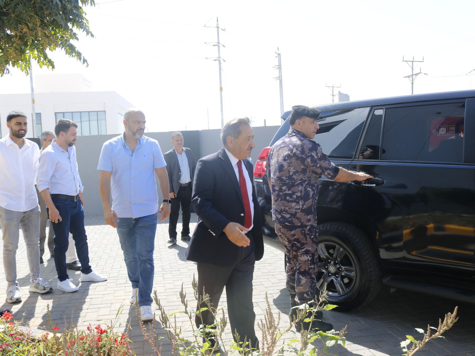 Madar Al-Saa Images 0.13375082876282396