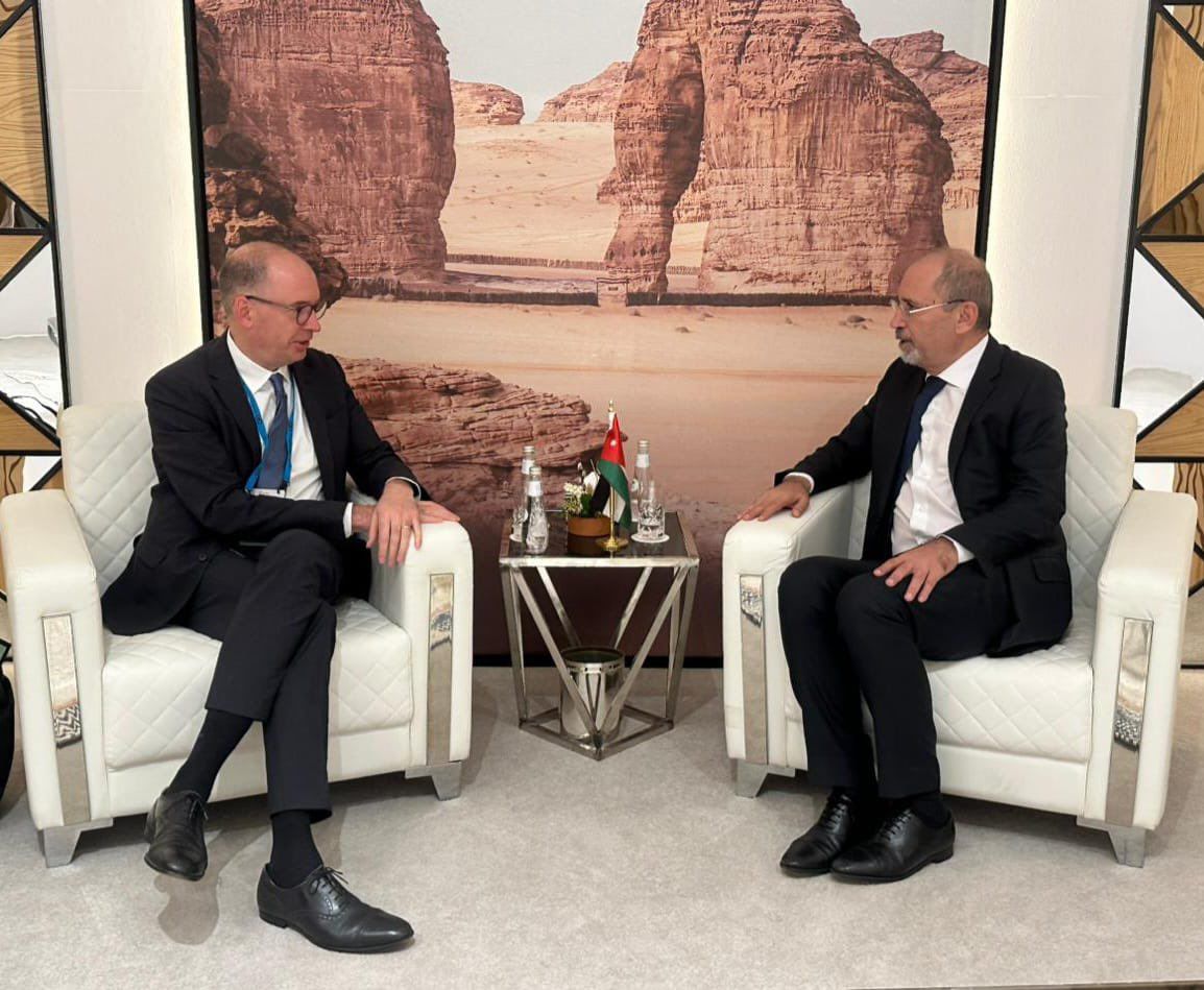 Madar Al-Saa Images 0.7400132799254475