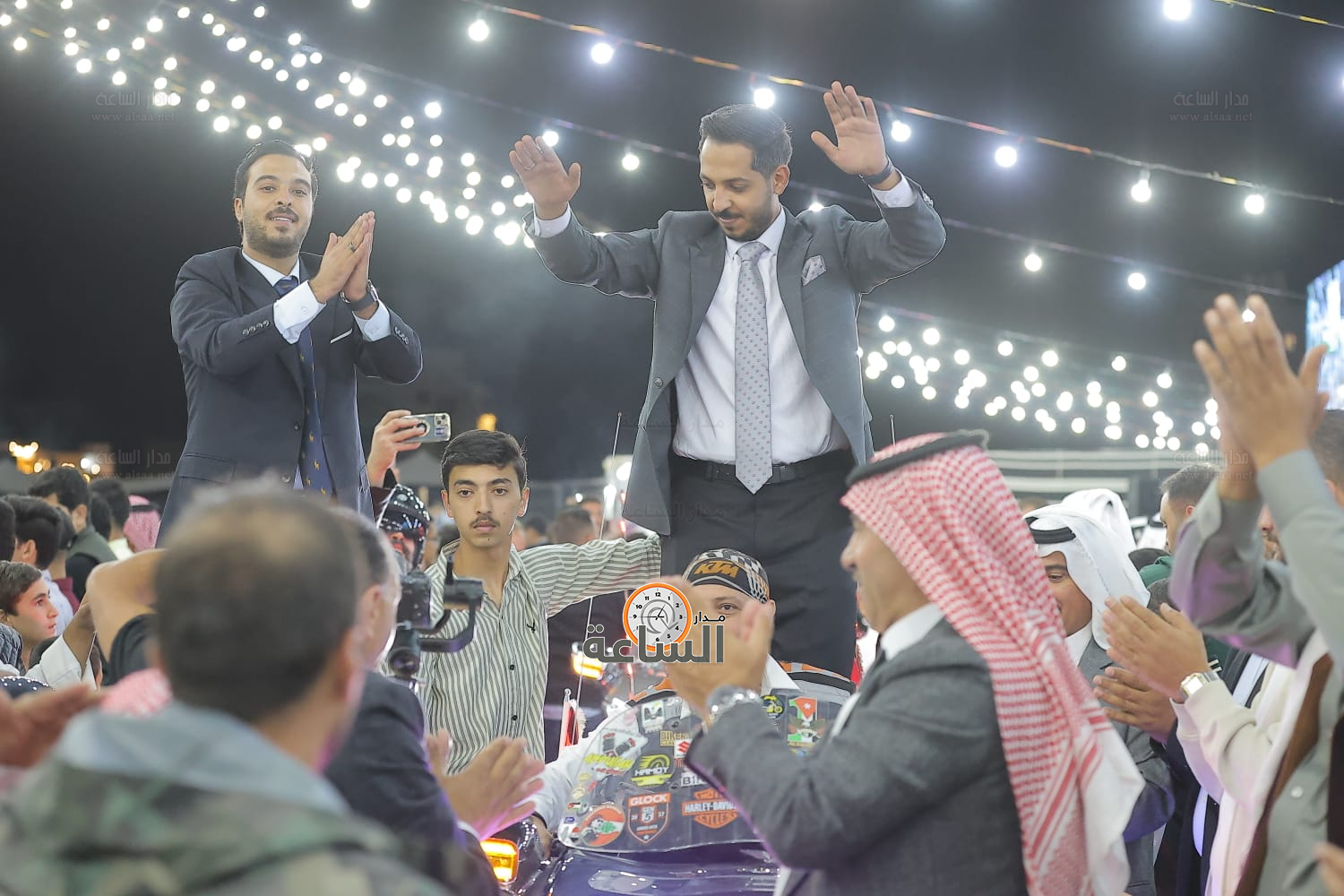 Madar Al-Saa Images 0.42337065372745775