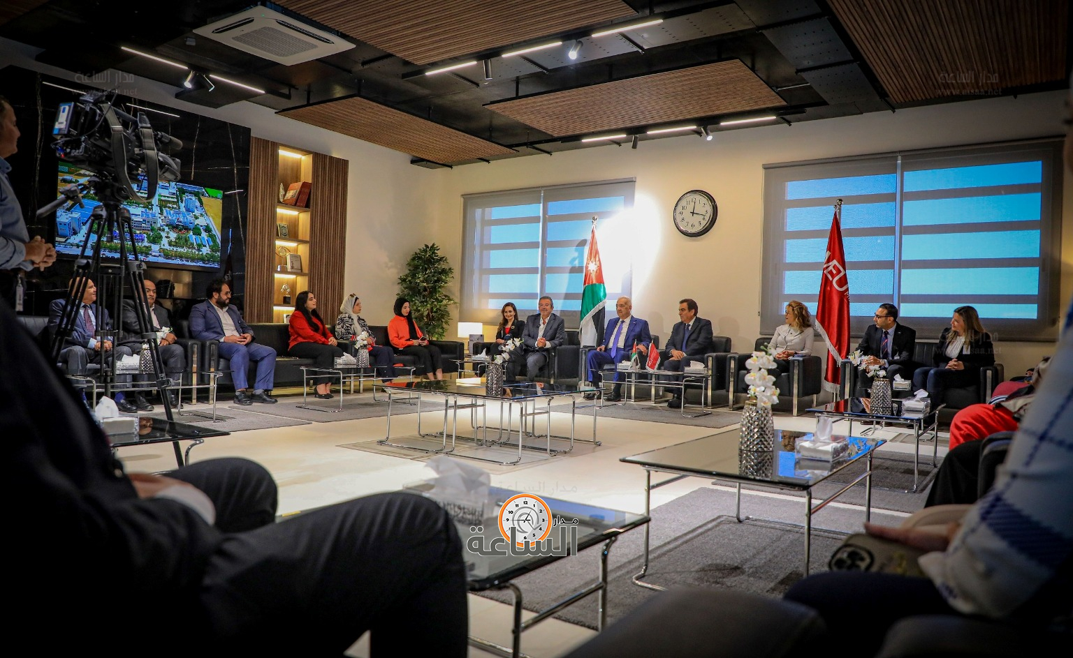 Madar Al-Saa Images 0.22921001480834047